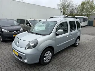 Renault Kangoo 1.6-16V Privilège Rolstoelauto Automaat - Knielsysteem + Lier - Bodemverlaging - Luch