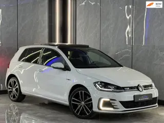 Volkswagen Golf 1.4 TSI PHEV GTE Pano | Stoelverwarming | Keyless Entry/Start | Sfeer | Carplay | el