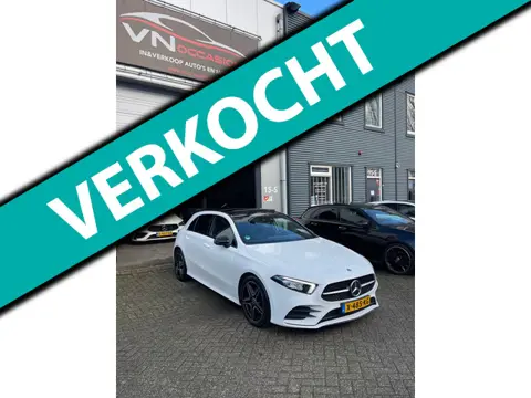 Mercedes-Benz A-klasse 200 Business Solution AMG PANO SFEER