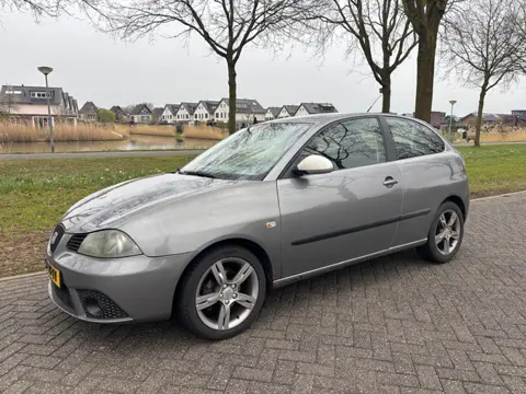 SEAT Ibiza 1.6-16V Sportstyle (bj 2008)