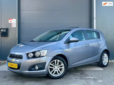 Chevrolet Aveo 1.6 SPORT 116PK AIRCO CRUISE BLUETOOTH SCHUIFDAK PDC STOELVERWAMING LM VELGEN LICHT/R