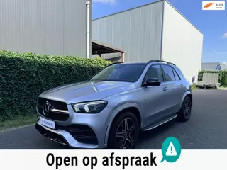 Mercedes-Benz GLE 400 D 4-MATIC 2023 | AMG NIGHTPAKKET | GRIJS KENTEKEN | PANO | TREKHAAK | LUCHTVER