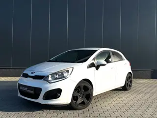 Kia Rio 1.2 CVVT World Cup Edition | CRUISE | BLUETOOTH | AIRCO | ELEKTRISCHE RAMEN