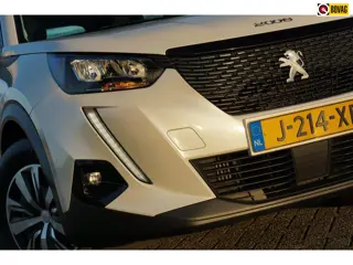 Peugeot 2008 1.2 PureTech Blue Lease Active | Blanc Banquise | Navi/Carplay/Clima/Camera/Cruise