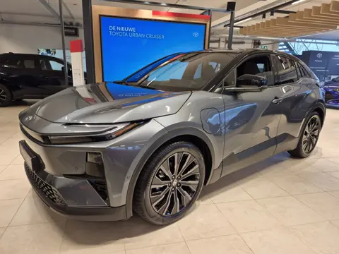 Toyota C-HR+ Executive AWD 77 kWh | JBL | 20'' | Panorama dak | 360 Camera | Cruise control adaptief