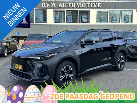 Toyota bZ4X Dynamic 71 kWh VAN: 35.900,- VOOR: 32.877,- UW LENTEVOORDEEL: 3.023,-| LEKKER COMPLEET E