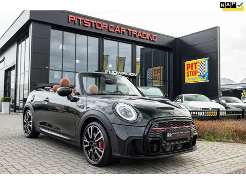 Mini Mini Cabrio 2.0 JCW, 231 PK, *Rebel Green*, NL Auto, NAP, Nieuwstaat!