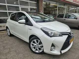 Toyota Yaris 1.5 Hybrid Dynamic Panoramadak (bj 2015)