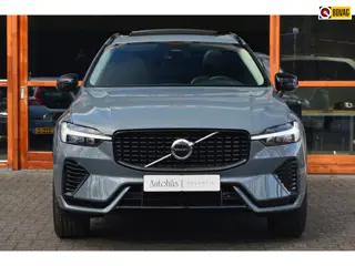Volvo XC60 T6 Hybride AWD Plus Dark LONG RANGE | Panoramadak | Stoel + Stuur Verwarmd | Camera | App