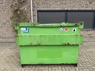 Kiwa IBC Steenbergen 2000 liter IBC Dieseltank Milieutank met handpomp