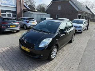 Toyota Yaris 1.3 VVTi Sol