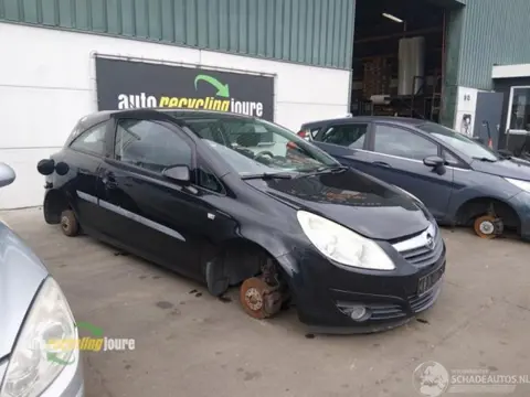 Opel Corsa D onderdelen (kleurcode: Z20R) donorauto