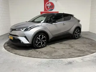Toyota C-HR 1.8 Hybrid Style, Leer, JBL, Camera, Trekhaak, Parkeersensoren, NL auto, Isofix, Navi, B