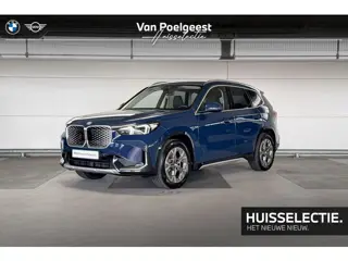 BMW iX1 eDrive20 Pure Edition 67 kWh | Driving Assistant | Trekhaak | Huisselectie