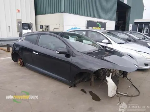 Renault Mégane III Coupe onderdelen (kleur: NV676) donorauto