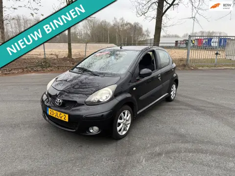 Toyota Aygo 1.0-12V Comfort LEUKE AUTO RIJDT EN SCHAKELT GOED