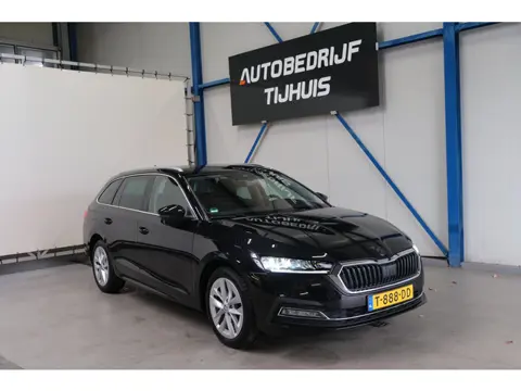 Skoda Octavia Combi 1.0 e-TSI Business Edition Plus Automaat - N.A.P. Airco, Cruise, Navi, PDC, Stoe