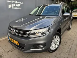 VOLKSWAGEN TIGUAN 1.4 TSI Pano Trekhaak Allseason banden 