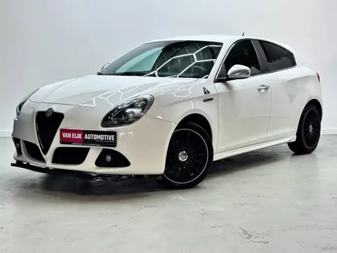 Alfa Romeo GIULIETTA Turbo Leer/Alcantara / Stoelverw / Dubbele uitlaat TOP!