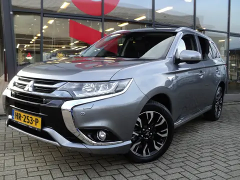 Mitsubishi Outlander 2.0 PHEV instyle | 203 PK | 4WD | AUTOMAAT | TREKHAAK | DEALER ONDERHOUDEN | VI