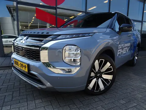 Mitsubishi Outlander 2.4 PHEV Instyle+ | 4WD | 306 PK | AUTOMAAT |