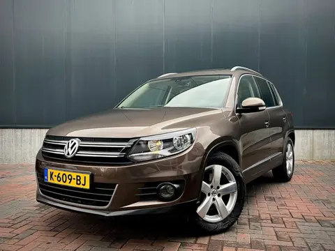 Volkswagen Tiguan 1.4 TSI R-Line Edition * Pano * Trekhaak * Leer * Stoel-verw * Nette Auto *