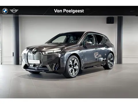 BMW iX xDrive40 High Executive | M Sport | Skylounge | Soft-close | Harman Kardon | Stoelventilatie 