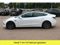 Tesla Model 3 Standard RWD Plus 60 kWh / Autopilot / Panoramadak / Camera / Premium Audio / 18'' / L