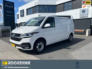Volkswagen TRANSPORTER T6.1 150 pk DSG L2 - 3200 kg uit. Bumpers in kleur, LED , Trekhaak, Navi, sto