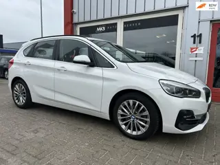 BMW 2-serie Active Tourer 220i High Executive Trekhaak/LED
