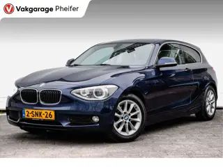 BMW 1-serie 116i 136pk Upgrade Edition Lederen int./ Stoelverwarming/ Full map navigatie/ Bi-Xenon/ 
