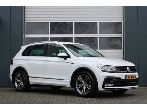 Volkswagen Tiguan 1.4 TSI ACT Connected Series R-Line ACC/Camera/Panodak/Stoelverwarming/Massage/PDC