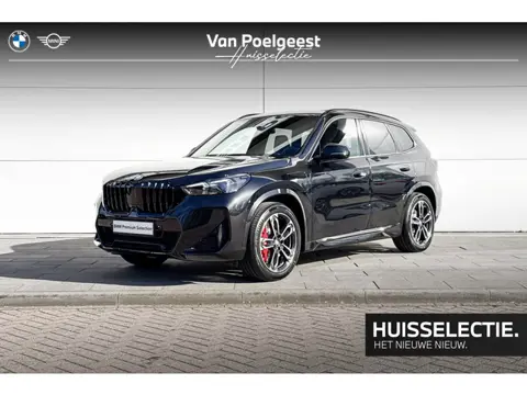 BMW X1 xDrive25e M Sportpakket Pro | Head-up display | Panoramadak | Trekhaak | Innovation Pack | Hu
