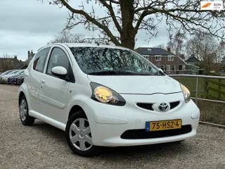 Toyota Aygo 1.0-12V + | 5-Deurs + Airco nu € 2.250,-!!!