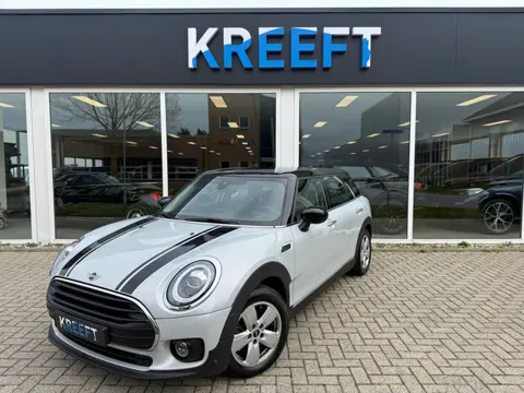MINI Clubman 1.5 Cooper Essential Automaat (bj 2021)