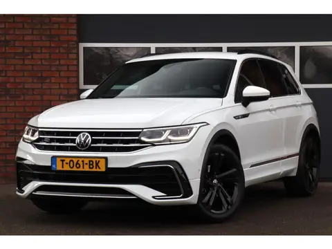 Volkswagen Tiguan 1.5 TSI R-Line, ACC, trekhaak (bj 2021)