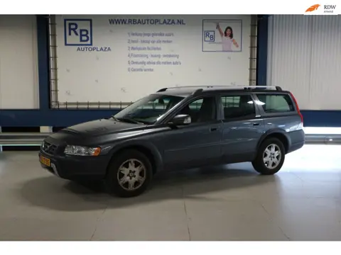 Volvo XC70 2.5 T Momentum AUTOMAAT/ TREKHAAK/ APK MAART 2027