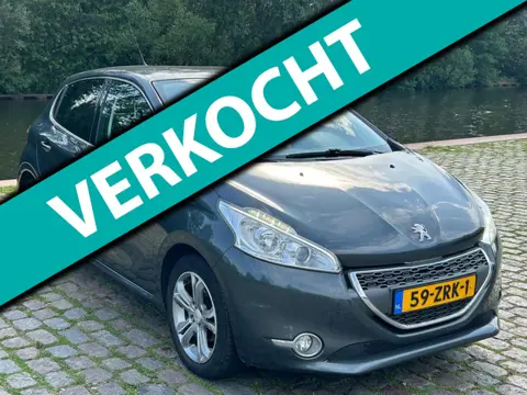 Peugeot 208 1.2 VTi Allure Luxe uitvoering achteruit camera airco cruis control navigatie