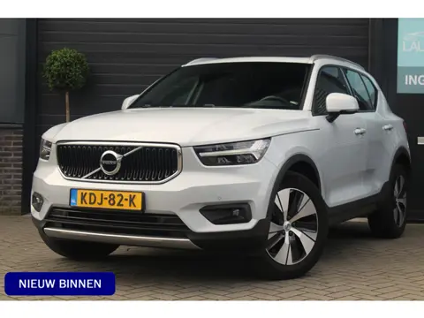 Volvo XC40 1.5 T3 Momentum | Pano | Stoel en stuurverwarming | Elektrische achterklep | Nette Auto