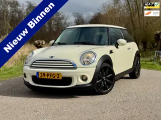 Mini Mini 1.6 One MINIMALIST Business Line Airco Navigatie Cruise Control 17" NAP