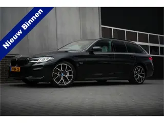 BMW 5 Serie Touring 530e 293 pk Business Edition Plus M-Sportpakket / NL-Auto/ Laser-Koplamp/ Pano-D