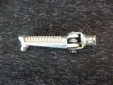 VOETSTEUN LINKS Suzuki GSX R 600 1995 - 2000