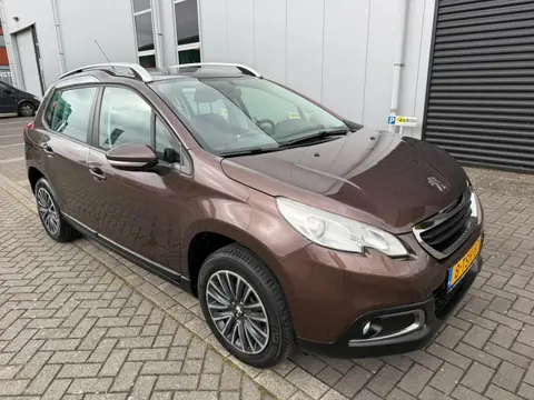 Peugeot 2008 1.2 VTi Active Cruise / Trekhaak / Panorama / Navi / Airco