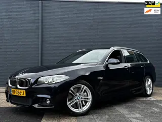 BMW 5-serie Touring 528i High Executive | HUD | Digital Dash.| 360-camera