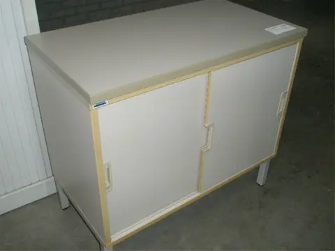 2x Schuifdeurkast 73x80x44