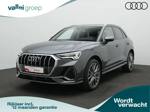 Audi Q3 45 TFSI e 245 pk S-Line | Achteruitrijcamera | Elektrische achterklep | Navigatie | Carplay 