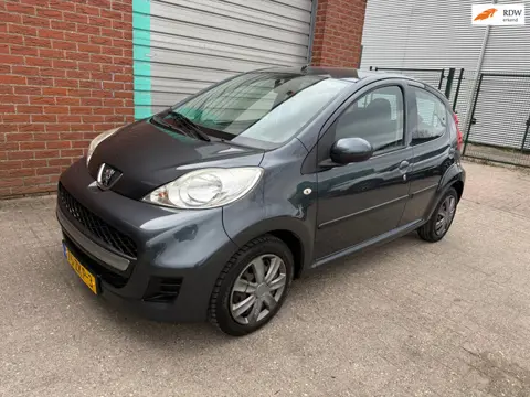 Peugeot 107 1.0-12V Millesim 200 Bj:2010