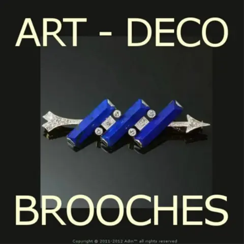 Antiquair gespecialiseerd in verkopen van Art-Deco brooches.