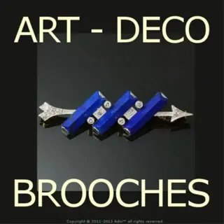 Antiquair gespecialiseerd in verkopen van Art-Deco brooches.
