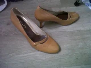 100% Orginele Invito hakken. Maat: 37. Nieuw!